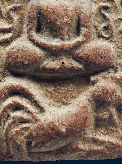 หายาก💥พระหลวงพ่อปาน วัดบางนมโค พิมพ์ทรงไก่หาง 5 เส้น เนื้อดินเก่า ถึงยุค รูปที่ 3