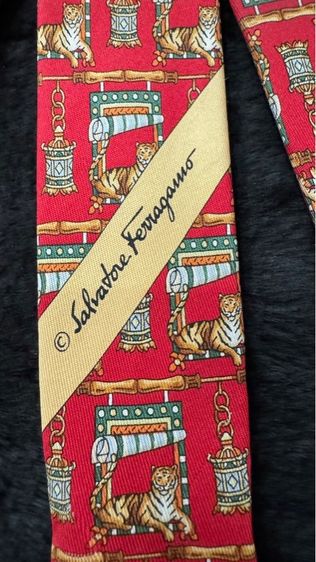 Salvatore Ferragamo เนคไทผ้าไหม สีแดง ลายเสือ รูปที่ 5