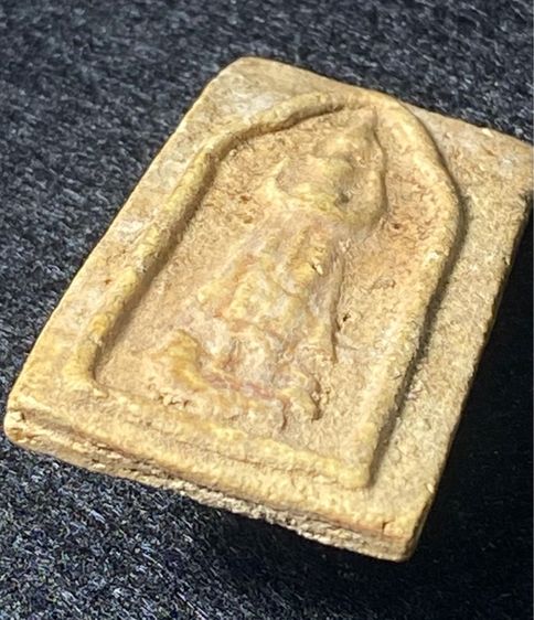 พระเนื้อผง พิมพ์ยืนอุ้มบาตรหลวงปู่ภู สร้างปี 2463  วัดอินทร์วิหารบางขุนพรหม   พิมพ์เหลี่ยมนิยม สวย  สมบูรณ์ ื   P 400 รูปที่ 8