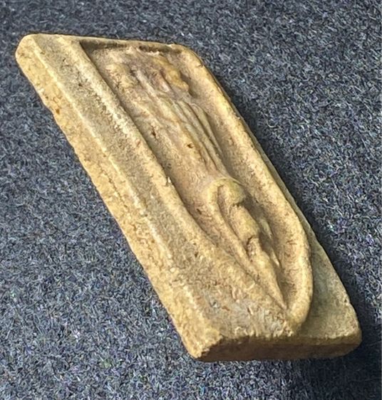 พระเนื้อผง พิมพ์ยืนอุ้มบาตรหลวงปู่ภู สร้างปี 2463  วัดอินทร์วิหารบางขุนพรหม   พิมพ์เหลี่ยมนิยม สวย  สมบูรณ์ ื   P 400 รูปที่ 6