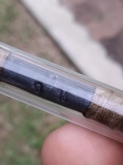 ตะกรุด เนื้อตะกั่ว ยาว 3 นิ้ว ตอกโค๊ด วชน กระโดดนิยม ปี 2548 หลวงพ่อตัด วัดชายนา จ.เพชรบุรี สวย แท้ พร้อมเลี่ยมกรอบ ตะกรุดโทนเป็นเครื่องราง  รูปที่ 7