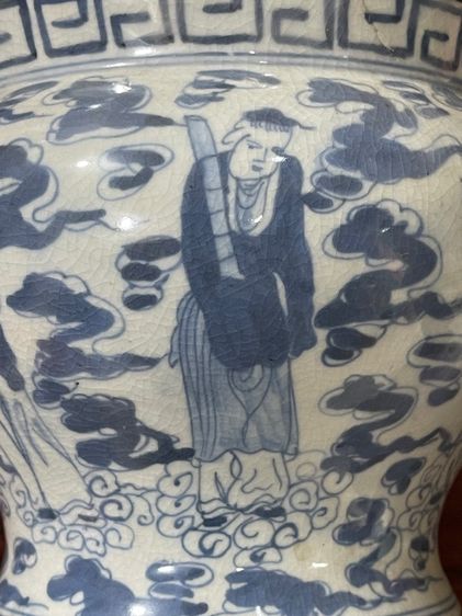 กระโถน ลายคราม ลายแปดเซียน เก่าสะสม รูปที่ 13