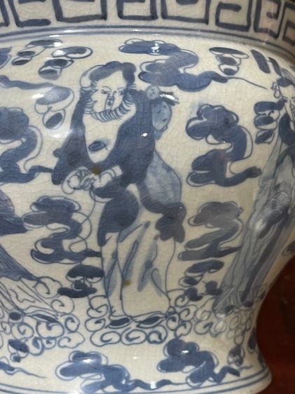 กระโถน ลายคราม ลายแปดเซียน เก่าสะสม รูปที่ 12