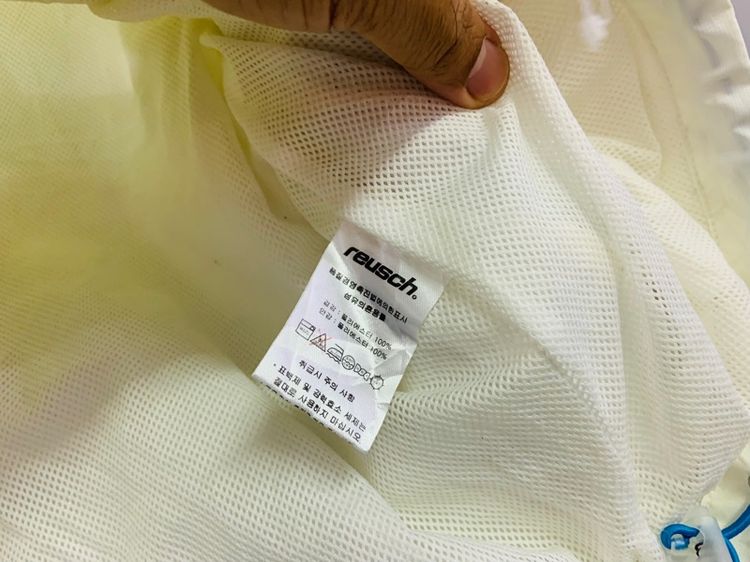 เสื้อแจ็คเก็ต REUSCH แท้ 💯 size L ขนาด อก 21.5 หน้ายาว 27 นิ้ว สภาพใหม่มาก ทรงสวย ดีเทลดี มีซัปใน ผ้าร่ม หายากน่าสะสมครับ รูปที่ 10