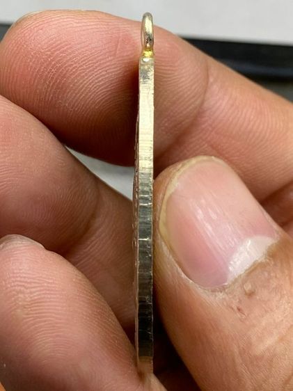 เหรียญหลวงพ่ออี๋ พร้อมกล่อง ครับ รูปที่ 4