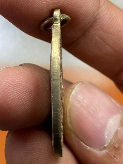 เหรียญหลวงปู่ฝั้น รุ่น9 พร้อมกล่อง รูปที่ 4