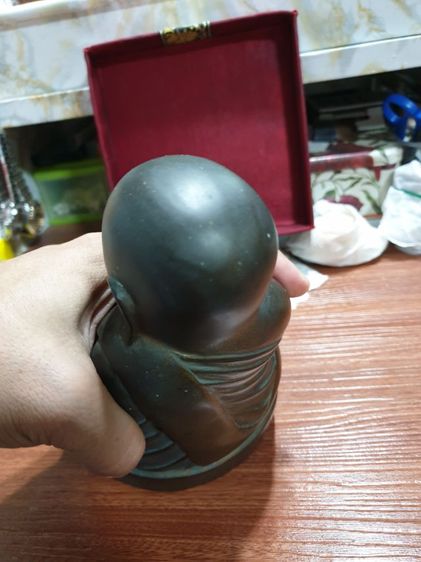 หลวงพ่อเงิน ขนาดบูชา วัดบางคลาน พิมพ์แป๊ะยิ้ม รุ่นเงินไหลมา หน้าตัก 5 นิ้ว ปี 40 สภาพผิวหิ้ง สวยเข้มขลัง รับประกันพระแท้ รูปที่ 4