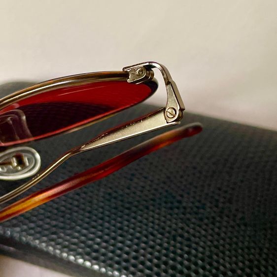 Alexander Julian แว่นกันแดด ทรง John Lennon   รูปที่ 17