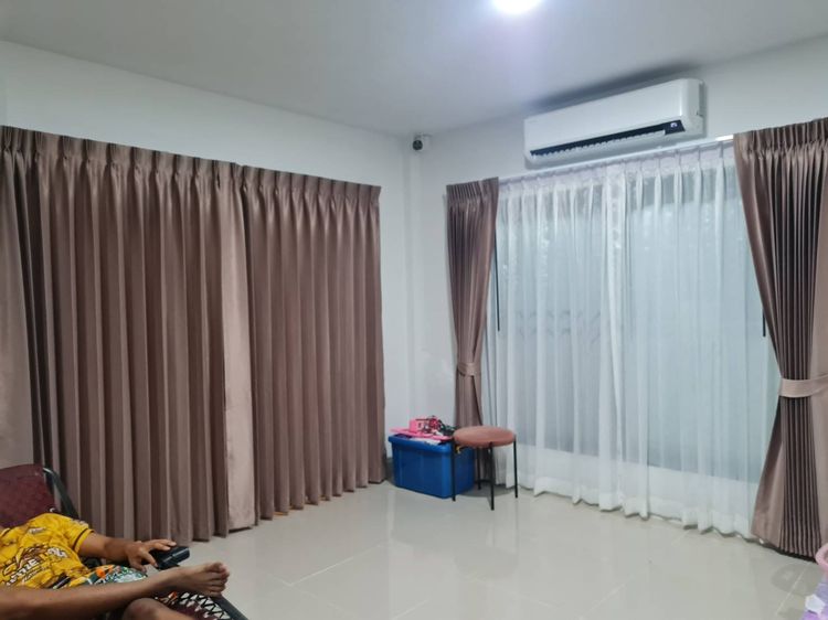 ม่านม้วน มู่ลี่ ม่านปรับแสง ผ้าม่าน วอลล์ พรม ฟิล์มกรองแสง 0811655551 รูปที่ 16