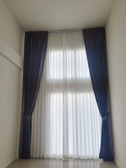 ม่านม้วน มู่ลี่ ม่านปรับแสง ผ้าม่าน วอลล์ พรม ฟิล์มกรองแสง 0811655551 รูปที่ 13
