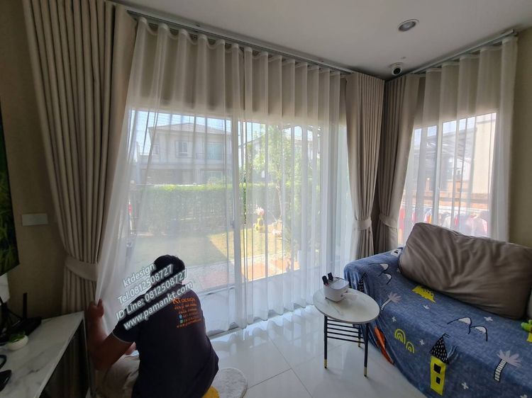 ม่านม้วน มู่ลี่ ม่านปรับแสง ผ้าม่าน วอลล์ พรม ฟิล์มกรองแสง 0811655551 รูปที่ 7