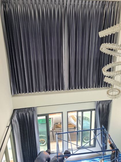 ม่านม้วน มู่ลี่ ม่านปรับแสง ผ้าม่าน วอลล์ พรม ฟิล์มกรองแสง 0811655551 รูปที่ 15