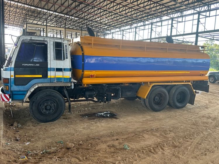 รถบรรทุก 10 ล้อ มือ 2 พร้อมแทงค์บรรจุของเหลว สภาพดี