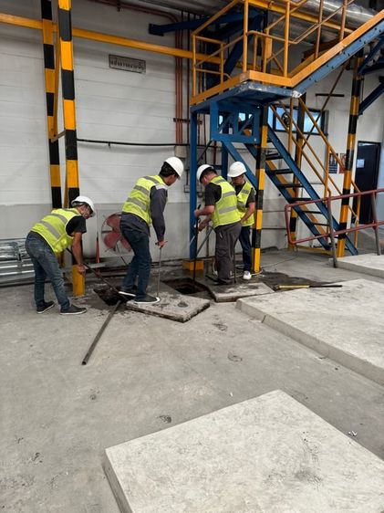 บริการดูดส้วม0814927165