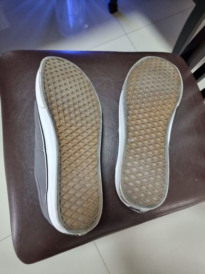 รองเท้า vans Thailand รองเท้าผ้าใบผู้ชายเบอร์ 11 ซื้อมาใส่ถ่ายรูปครั้งเดียวเก็บไว้ไม่ได้ใส่ ขอบกาวด้านข้างต้องไปติดเอาหน่อยของแท้ขายราคา 800 รูปที่ 7