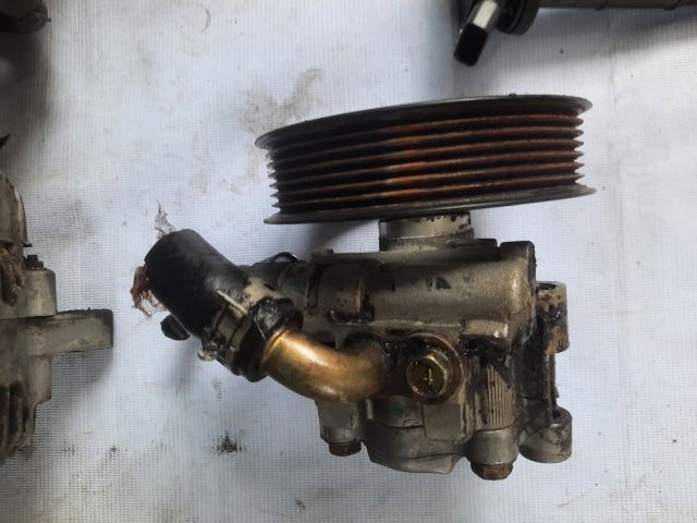 Toyota Camry acv30 รุ่นผู้นำ อุปกรณ์ข้างเครื่อง ไดชาร์จ คอมแอร์ ปั๊มเพาเวอร์ คอยล์หัวเทียน สอบถามเพิ่มเติมได้ครับ รูปที่ 5