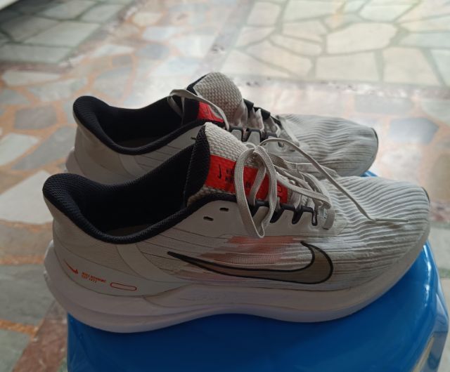 ขายถูก รองเท้า Nike ของแท้ สภาพสวย 42.5 270cm โละ หลายคู่ รูปที่ 3