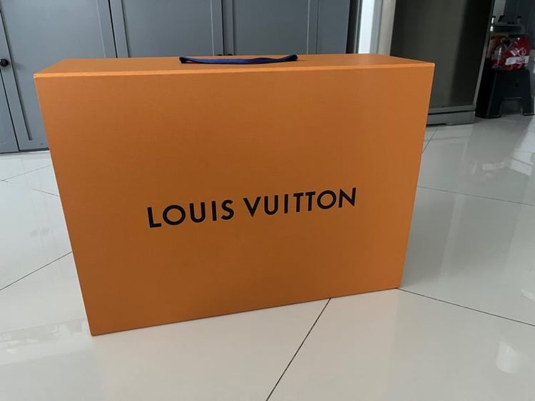 กล่องกระดาษแม่เหล็ก Louis Vuitton แท้ ขนาดใหญ่