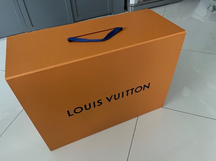 กล่องกระดาษแม่เหล็ก Louis Vuitton แท้ ขนาดใหญ่ รูปที่ 2