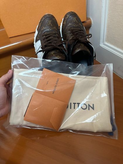 รองเทัา Used Louis Vuitton Run Away Sneakers รูปที่ 2