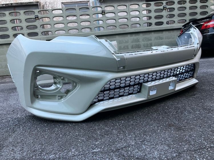 กันชนหน้า หลัง Toyota Fortuner รุ่น TRD 2015 2016 2017 2018 2019 2020 ของแท้มือสอง รูปที่ 3