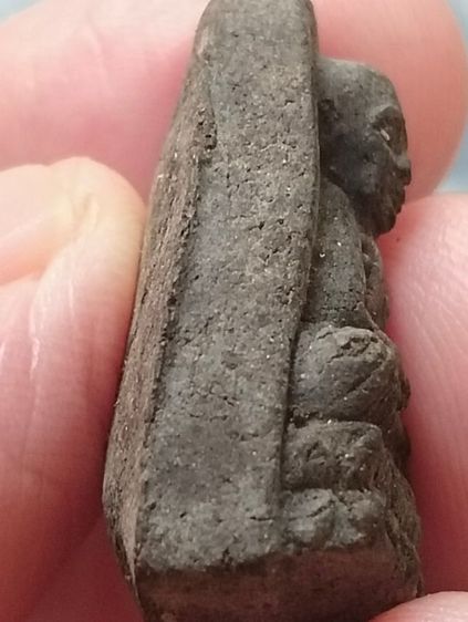 หลวงปู่ทวดวัดช้างให้เนื้อว่านรุ่นสร้างศูนย์ศิลปาชีพปี๓๗ รูปที่ 6