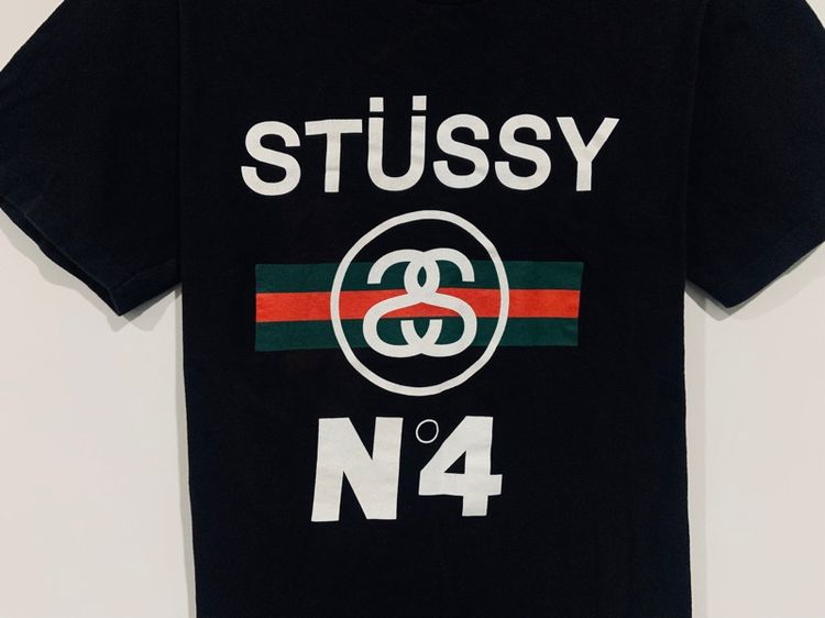 เสื้อยืด STUSSY X CUCCI ลายหายาก แท้ 💯 size S  ขนาด อก 19 ยาว 27 นิ้ว สภาพดีมาก สีดำ ลายสวยมาก เนื้อผ้านิ่มมาก หายากน่าสะสมครับ รูปที่ 2