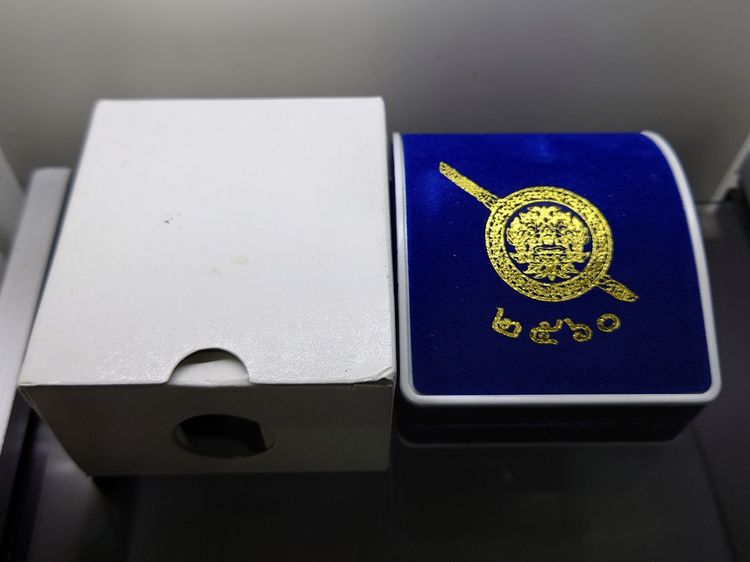 หลวงพ่อโสธร ชุด 3 องค์ (เนื้อเงินสามกษัตริย์ เนื้อเงิน เนื้อนวะ) รุ่นโสธร 2560 ตำรวจ ๘ ริ้ว ขนาดสูง 1.6 เซ็น พร้อมกล่องเดิม ใบเซอร์ รูปที่ 9