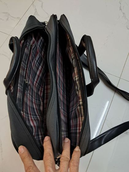 กระเป๋า สะพาย หิ้ว ก.16" ส.11" ข้าง5" มี3ชั้น สภาพใหม่ ขาย 290.- รูปที่ 3