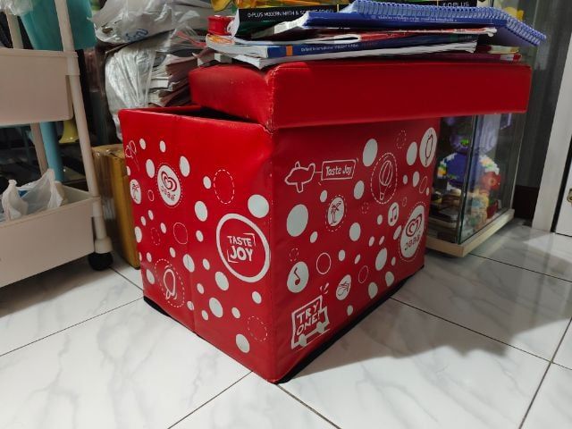 กล่องเก็บของ และนั่งได้