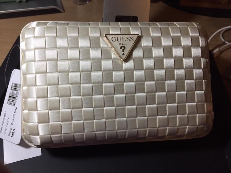 กระเป๋าถือและสะพาย Guess รูปที่ 5