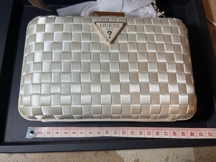 กระเป๋าถือและสะพาย Guess รูปที่ 6