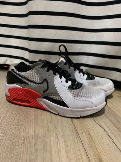 Fashionable Nike Air Max Excee Sneakers ซื้อจากญี่ปุ่น เบา ใส่เดินได้ทั้งวัน ออกกำลังกาย ได้ สภาพดี ใส่ได้ยาวๆ   รุ่นยอดฮิตตลอดกาล    รูปที่ 2