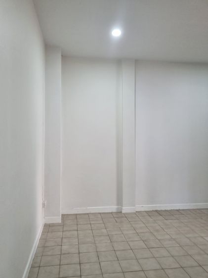 อื่นๆ ไม่มี สร้างเสร็จก่อน 2010 ขายทาวน์เฮ้าส์ 2ชั้น หลังหัวมุม ขนาด18.3 ตรว.ซอยพหลโยธิน52(หมู่บ้านซื่อตรง) รูปที่ 3