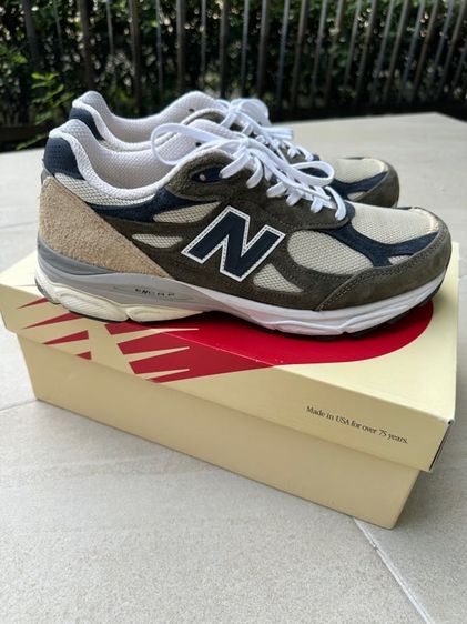 New Balance 990V3
