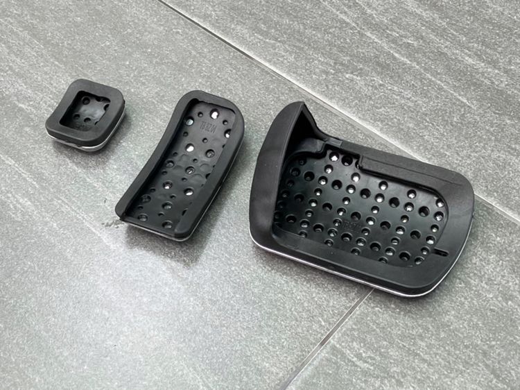 เลนส์ไฟหน้า Benz Vito W639 แป้นเบรกกันลื่น Stainless ของใหม่ รุ่นปี 2005 2006 2007 2008 2009 2010 2011 รูปที่ 3