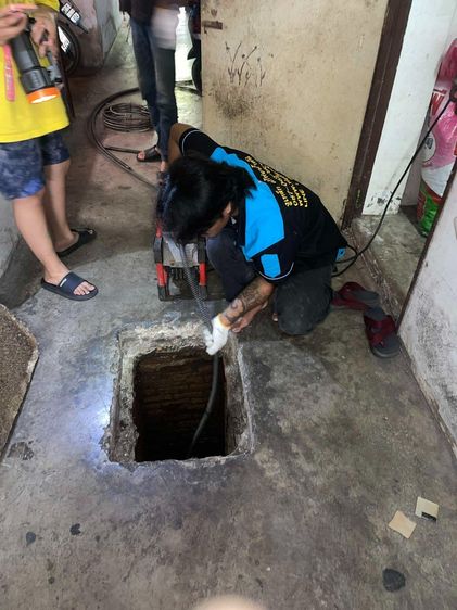 ท่อน้ำตัน ส้วมตัน ทะลวงท่อ งูเหล็ก แก้ได้