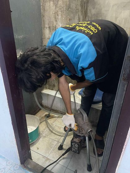 ท่อน้ำตัน ส้วมตัน ทะลวงท่อ งูเหล็ก แก้ได้ รูปที่ 3