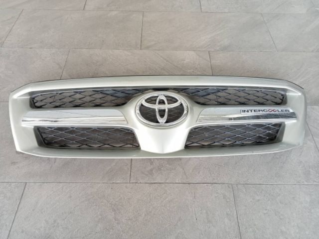 กระจังหน้าโตโยต้า​ วีโก้​ ปี​ 20​04-2007​ สภาพดี​ ถอดเก็บ