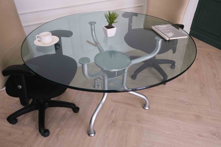 โต๊ะทำงาน อื่นๆ โต๊ะประชุมทรงกลม ท็อปกระจกหนา 20 mm ขาเหล็ก