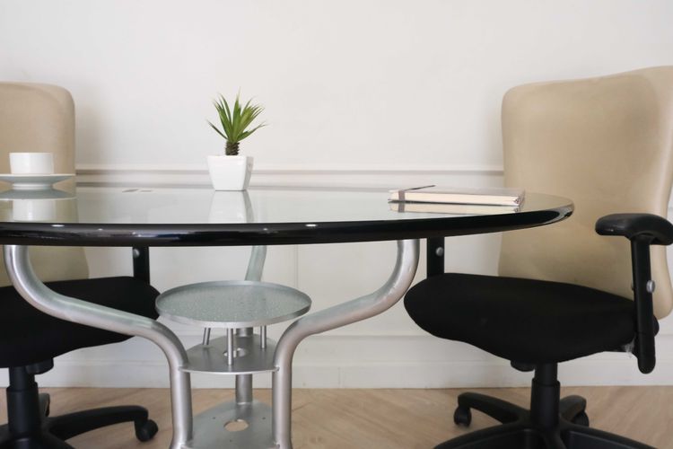 โต๊ะประชุมทรงกลม ท็อปกระจกหนา 20 mm ขาเหล็ก รูปที่ 6