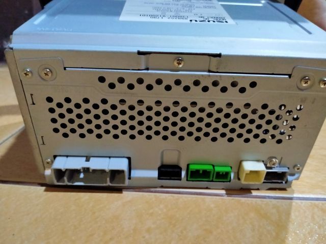 วิทยุจอเดิมแท้ถอดisuzuปี17 รูปที่ 3