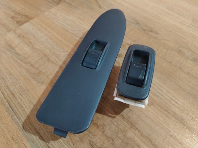 ช่องใส่ของในคอนโชล และกรอบคอนโซลตรงที่จุดบุหรี่ ตรงรุ่น โตโยต้า3ห่วง EE,AE100-101 อะไหล่เก่านอก สวิคกระจกไฟฟ้า หน้าซ้าย และหลัง กระจกประตู รูปที่ 6