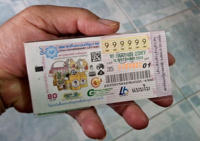 อื่นๆ สลากกินแบ่งรัฐบาลเลขตอง หายาก 999999 ใบละ 890 บาท 