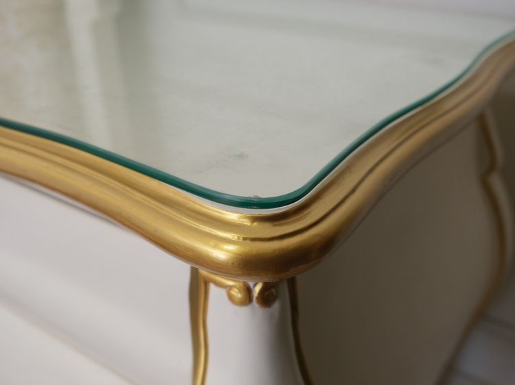 เตียงนอนหลุยส์ 6 ฟุต พร้อมตู้หัวเตียงท็อปกระจก โครงไม้สัก สีขาว สไตล์ยุโรป รูปที่ 15