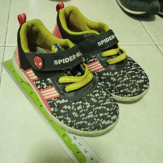 รองเท้าเด็ก