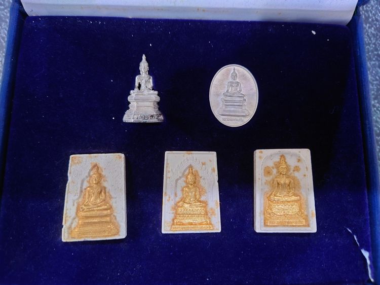 ชุดไตรภาคี สมเด็จ พระเสริม - พระสายน์ - พระแสน รุ่นเฉลิมพระเกียรติ กาญจนาภิเษก วัดปทุมวนาราม ราชวรวิหาร ปี2539 พร้อมกล่องเดิม รูปที่ 3