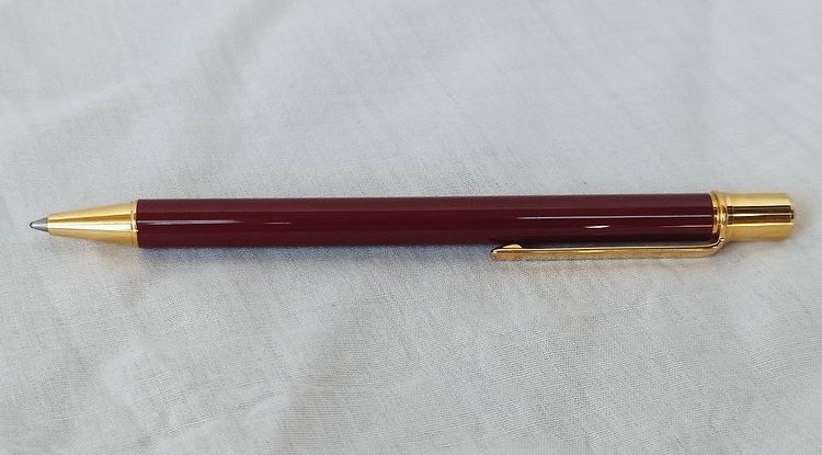 ปากกา Cartier Collection ตัวเรือนสีแดง เคลือบทองหนา  สภาพสวยใช้งานได้ปกติ  มือสองนำเข้าจากญี่ปุ่น ของเเท้💯 รูปที่ 4