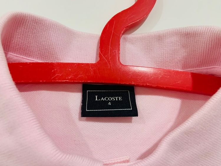 เสื้อโปโล LACOSTE ผู้หญิง แท้ 💯 size 4 ขนาด อก 18 ยาว 25 นิ้ว สภาพใหม่มาก สีชมพูอ่อน ดีเทลสวย เนื้อผ้าดีมากอาดาศผ่านง่าย หายากน่าสะสมครับ รูปที่ 3