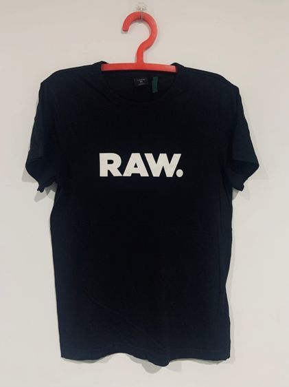 XS แขนสั้น อื่นๆ อื่นๆ เสื้อยืดคอดลม RAW แท้ 💯 size SX ขนาด อก 19 ยาว 26.5 นิ้ว สภาพใหม่มาก สีดำสนิท ทรงสวย เนื้อผ้านิ่มยืดหยุ่นดีมาก หายากน่าสะสมครับ